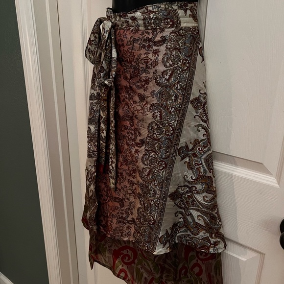 Silk one size wrap around skirt-Kaniza- Imported- 36” Length- NEW - Picture 4 of 14